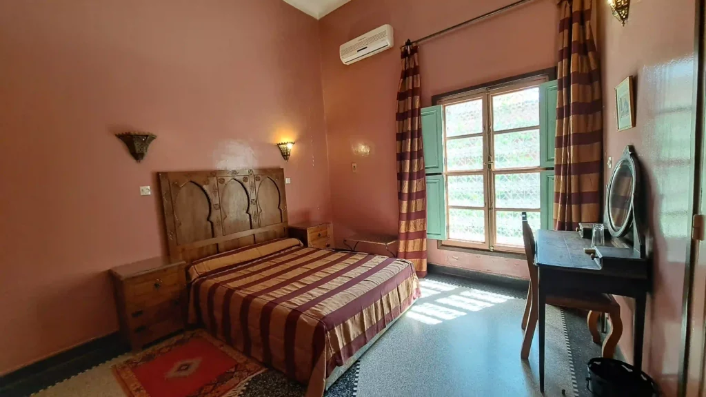 Chambre confortable et traditionnelle à l’Hôtel Le Gallia, Marrakech