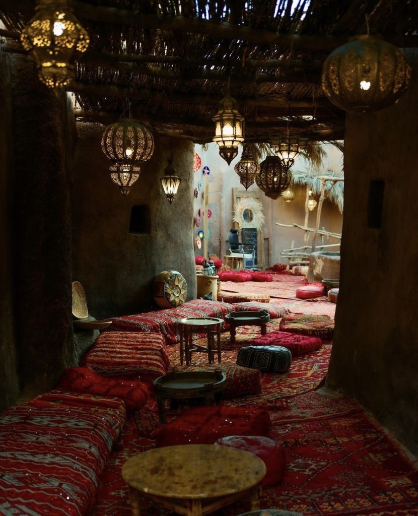 Décoration de mariage à Marrakech avec tapis marocains